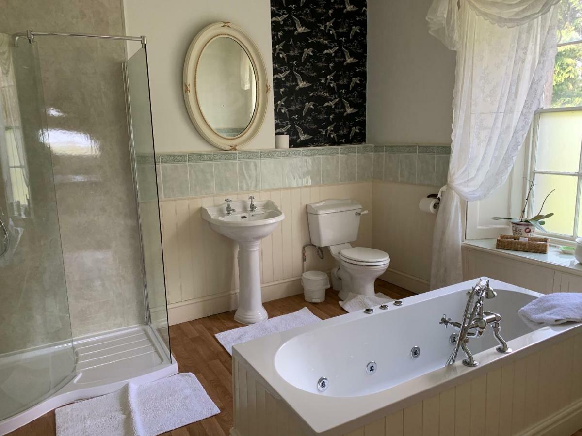 Pensjonat Boulston Manor Haverfordwest Zewnętrze zdjęcie